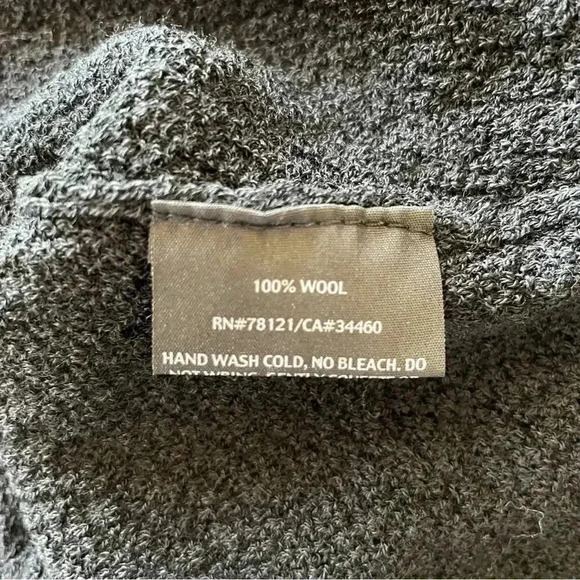 Eileen Fisher Black Tunic Sweater Small Scoopneck Half Sleeves Wool Classic - Picture 8 of 8